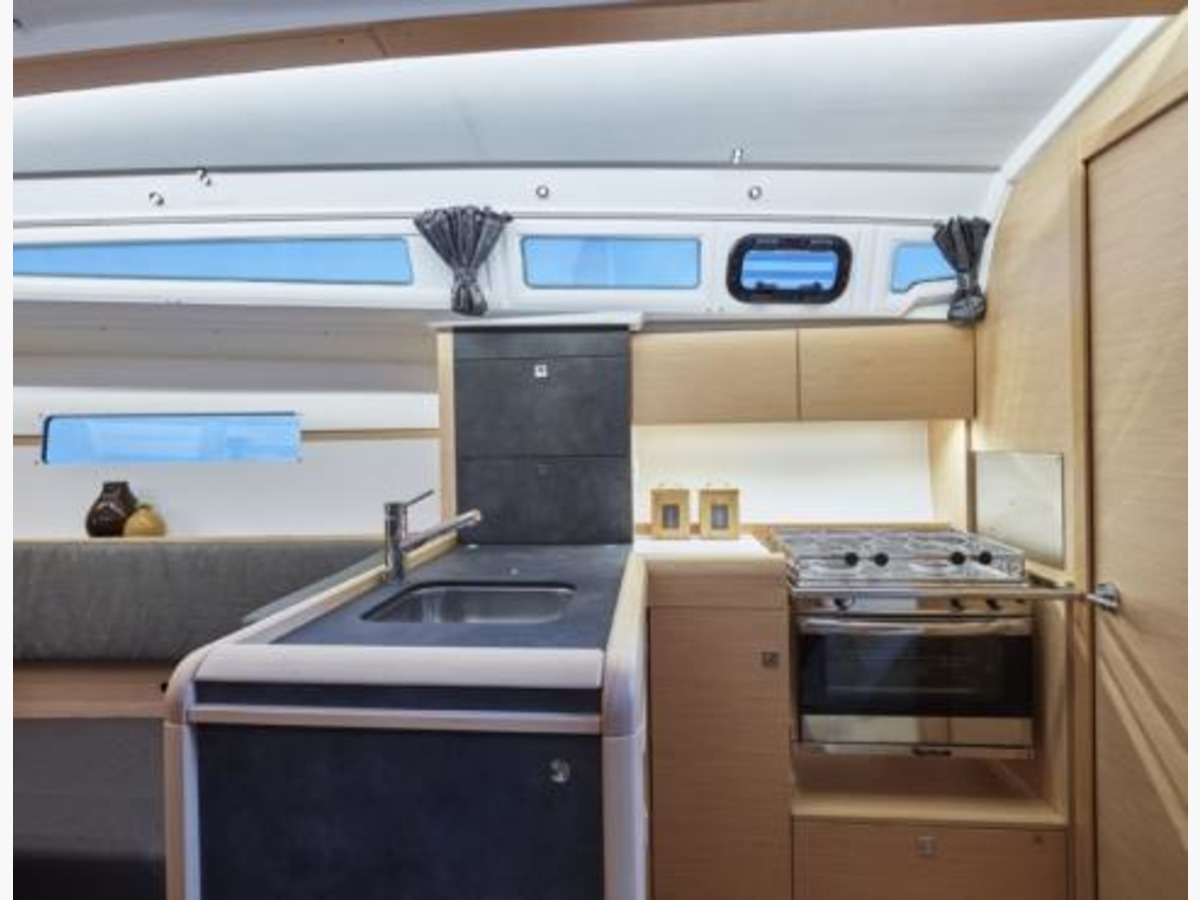 sun odyssey 349