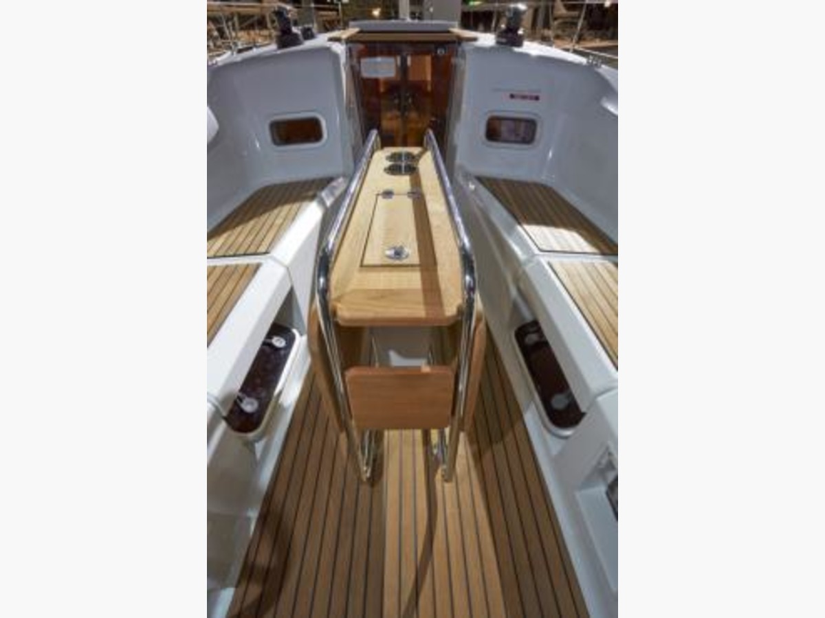 sun odyssey 349