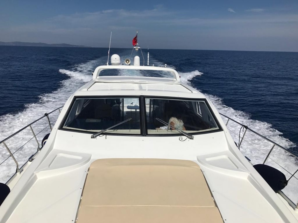 alena 52 yacht